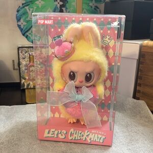 Checkmate Queen Pop Mart/Authentic